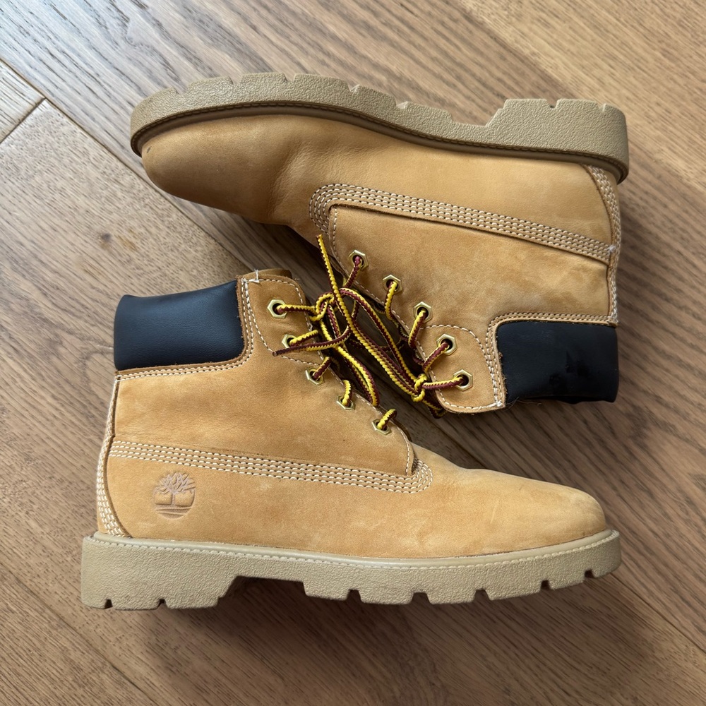 Timberland Children's 6-Inch Waterproof Boot - Wheat Nubuck - Size 1.5 - EUC - Picture 6 of 9